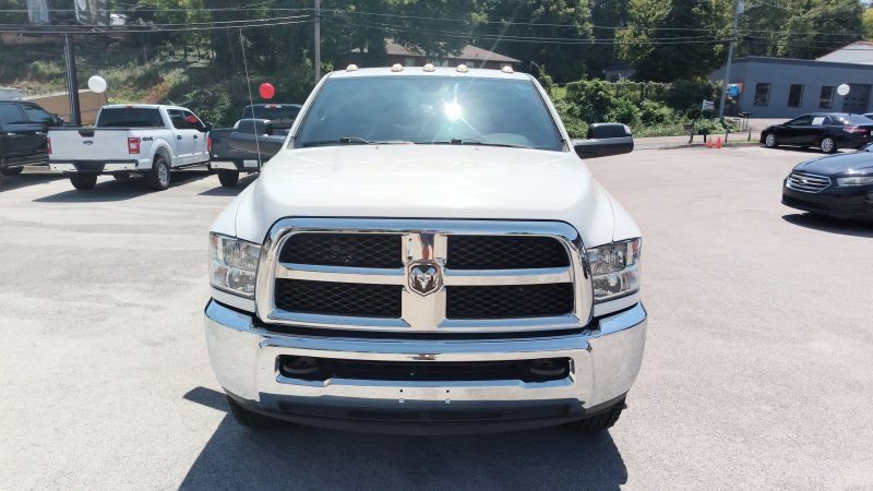 Used 2018 RAM 2500 Tradesman w/ Chrome Appearance Group AWD/4WD image 8