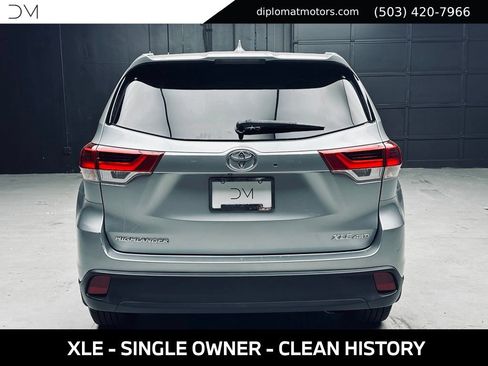 Used 2018 Toyota Highlander XLE AWD/4WD image 7