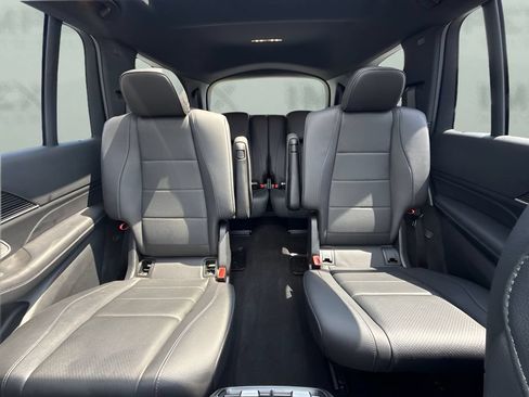 Used 2024 Mercedes-Benz GLS 450 4MATIC image 12
