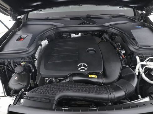 Used 2021 Mercedes-Benz GLC 300 4MATIC image 15