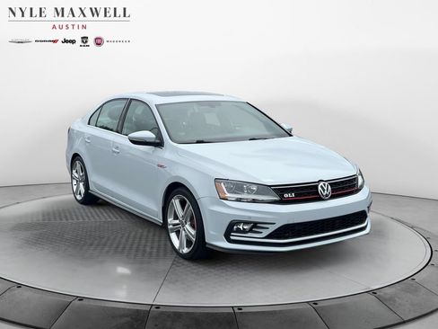 Used 2017 Volkswagen Jetta GLI FWD image 2