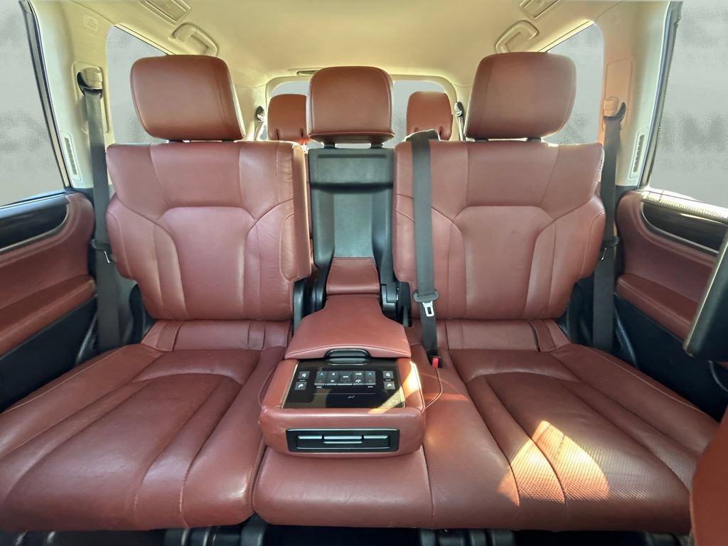 Used 2017 Lexus LX 570 4WD w/ Luxury Package image 11