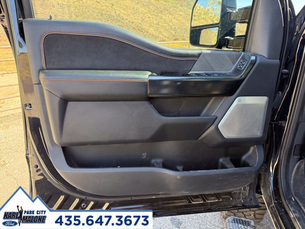 Used 2024 Ford F350 Platinum w/ FX4 Off-Road Package AWD/4WD image 17