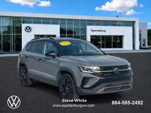 Certified 2024 Volkswagen Taos SE AWD/4WD image 1