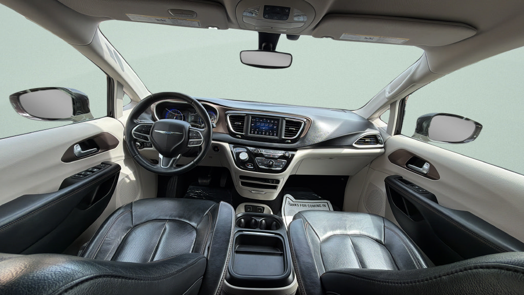 Used 2018 Chrysler Pacifica Touring-L FWD image 11