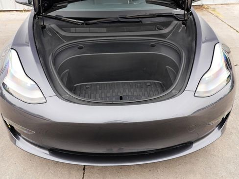 Used 2023 Tesla Model 3 Standard Range image 8