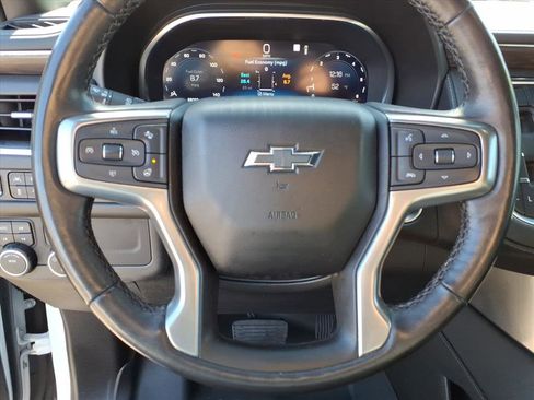 Used 2022 Chevrolet Suburban Z71 w/ Luxury Package image 20