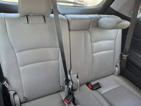 Used 2017 Honda Pilot Touring image 19
