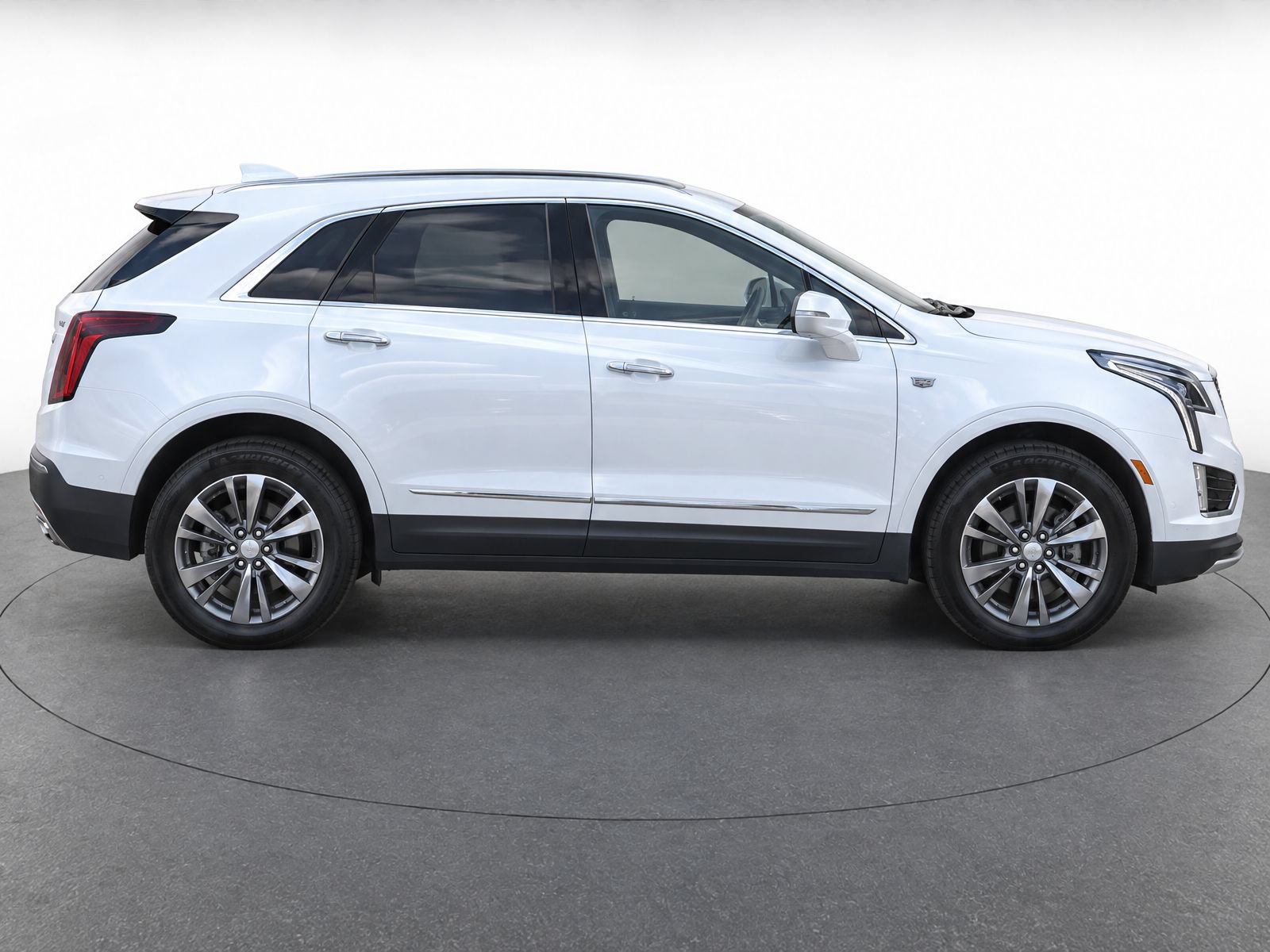 Used 2024 Cadillac XT5 Premium Luxury w/ Technology Package FWD image 8