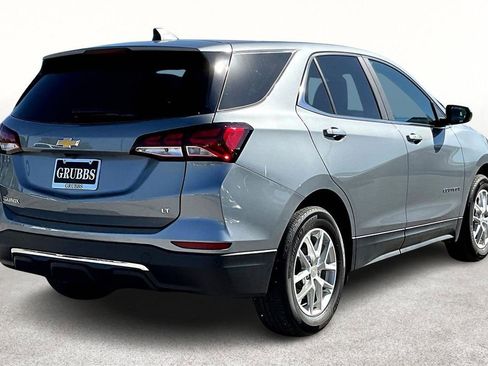 Used 2023 Chevrolet Equinox LT image 2
