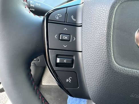 New 2026 Toyota Prius Plug-In Hybrid FWD image 25