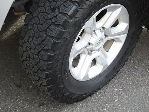 Used 2014 Toyota 4Runner SR5 Premium image 11