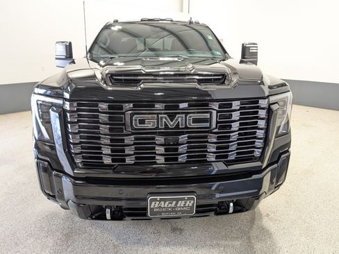 Used 2025 GMC Sierra 2500 Denali Ultimate AWD/4WD image 8