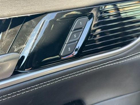 New 2025 Jeep Wagoneer L Series II w/ Convenience Group I AWD/4WD image 12