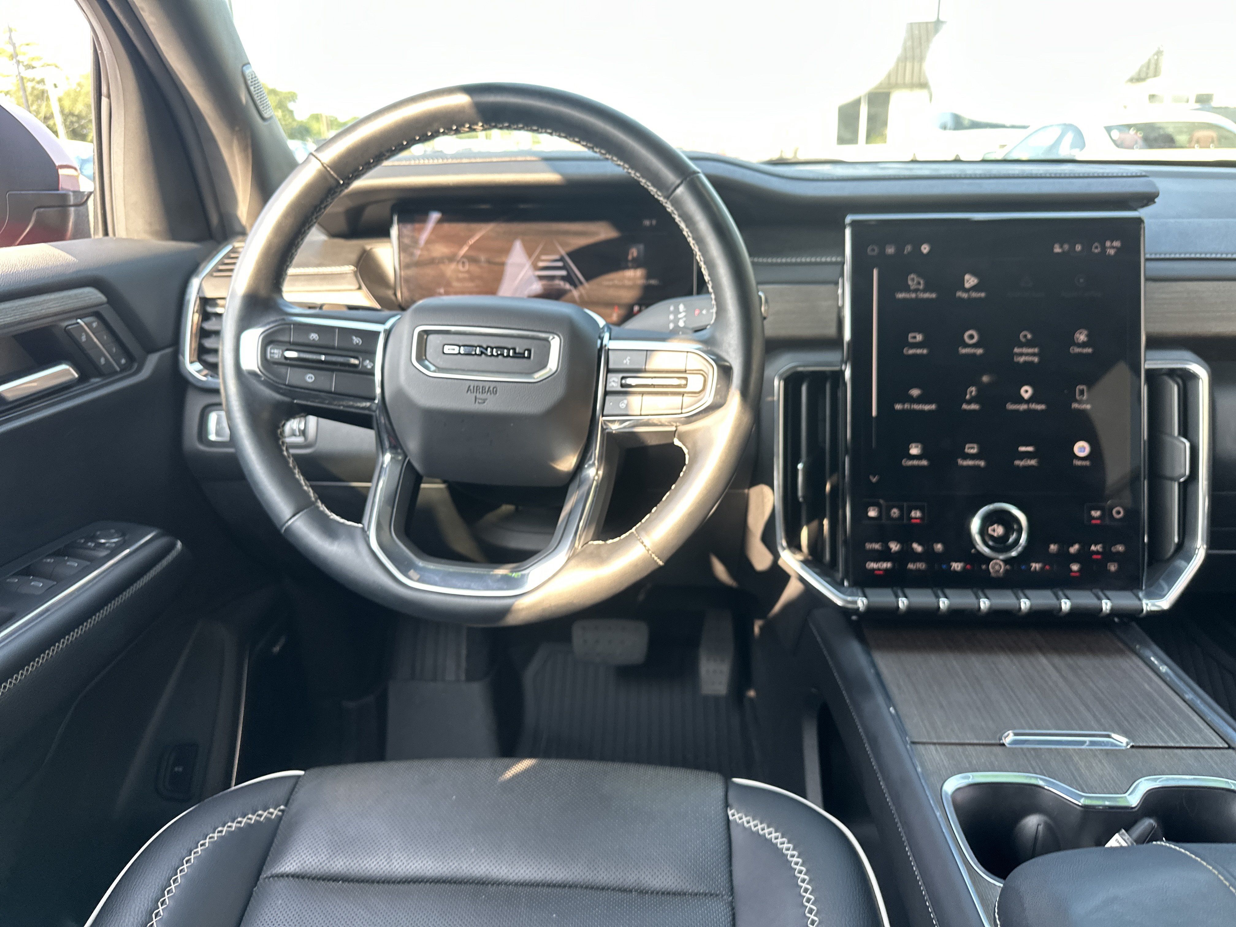 Used 2024 GMC Acadia Denali AWD/4WD image 15