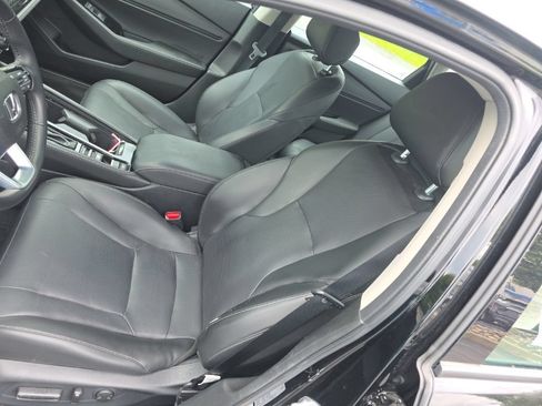Used 2024 Honda Accord Touring image 10