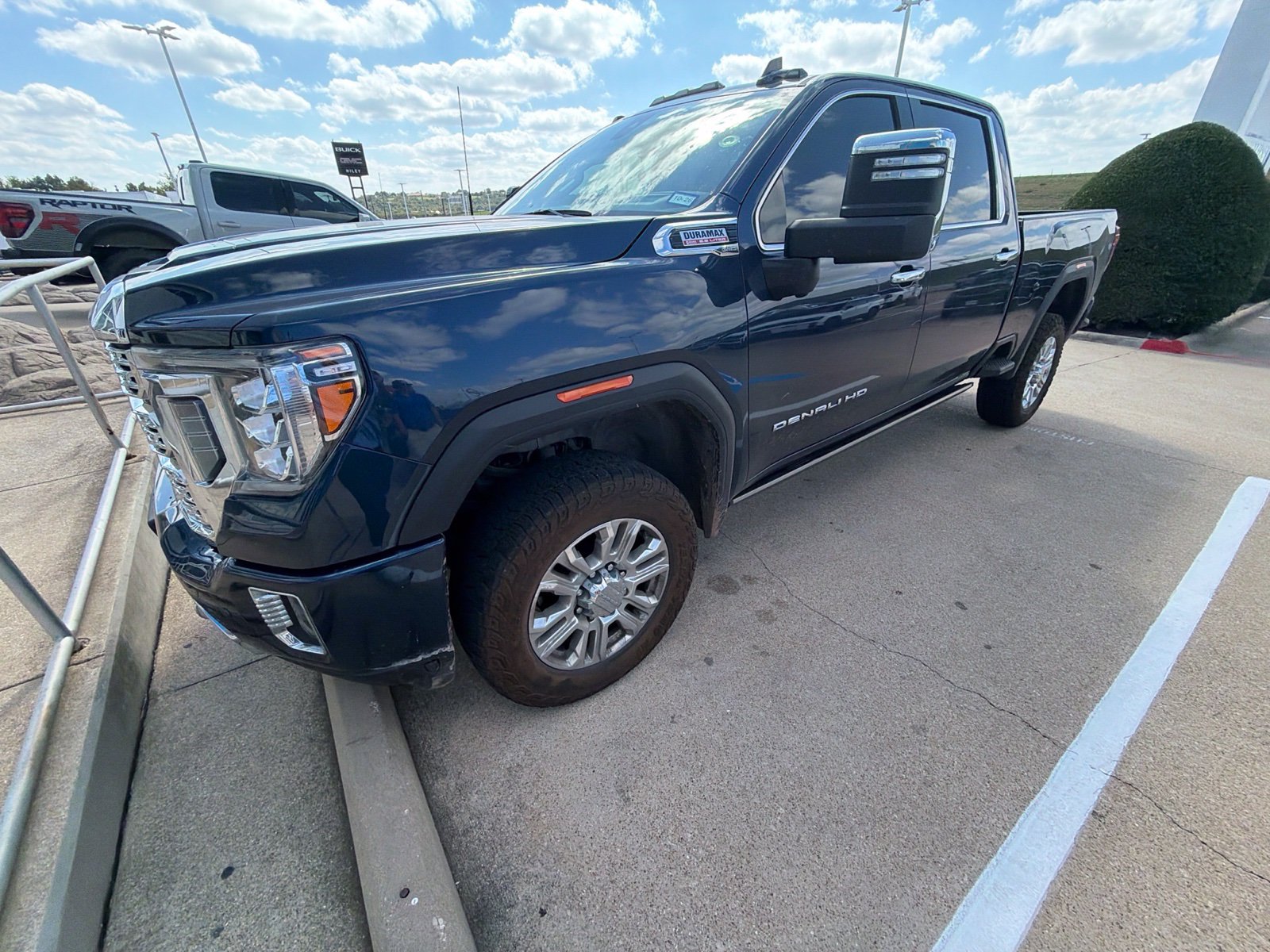 Used 2023 GMC Sierra 3500 Denali w/ Denali Ultimate Package AWD/4WD image 6