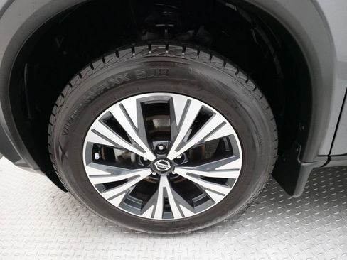 Used 2021 Nissan Rogue SV image 25