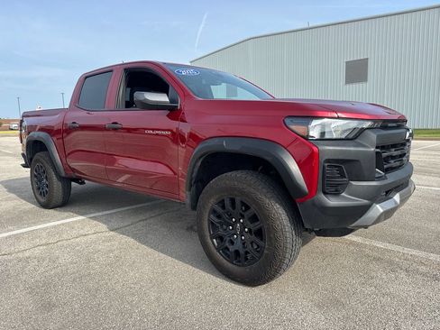 Used 2025 Chevrolet Colorado Trail Boss AWD/4WD image 8