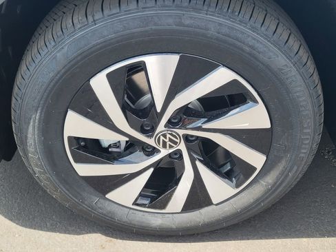 New 2025 Volkswagen Tiguan S image 5