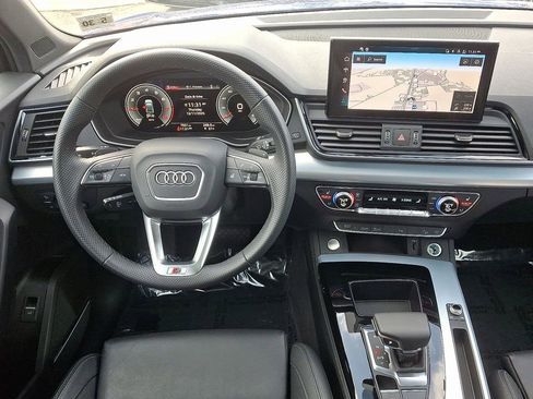 Certified 2025 Audi Q5 2.0T Premium Plus w/ Premium Plus Package image 12