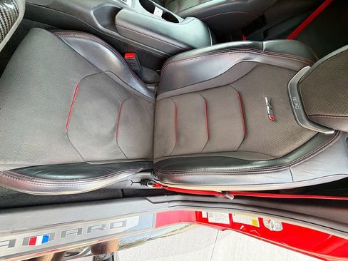 Used 2018 Chevrolet Camaro ZL1 RWD image 20