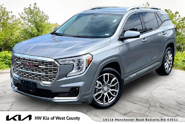 Used 2023 GMC Terrain Denali AWD/4WD image 1