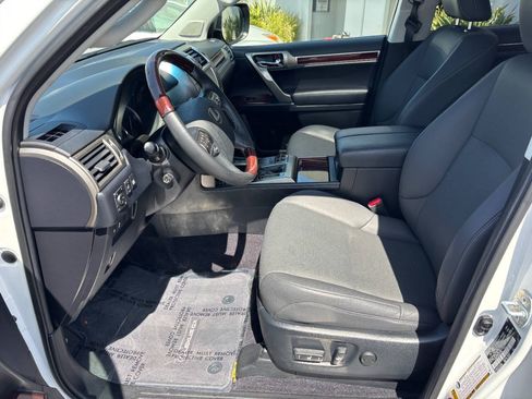 Used 2019 Lexus GX 460 Premium AWD/4WD image 13