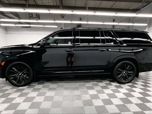 Used 2024 Cadillac Escalade ESV Sport Platinum AWD/4WD image 15