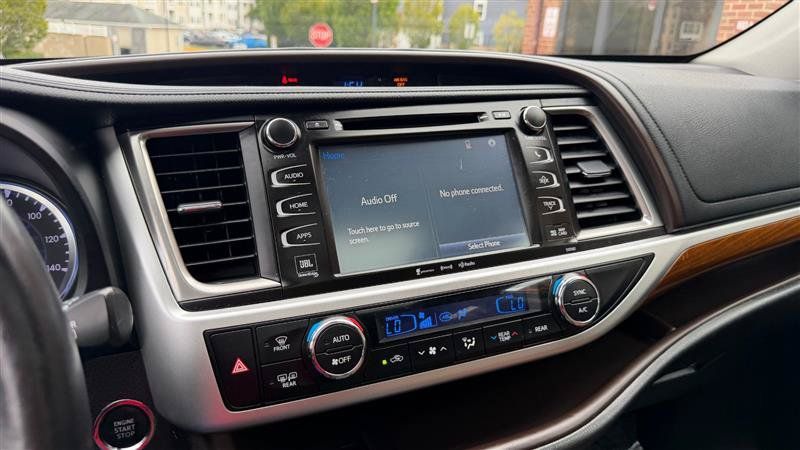Used 2019 Toyota Highlander Limited AWD/4WD image 35