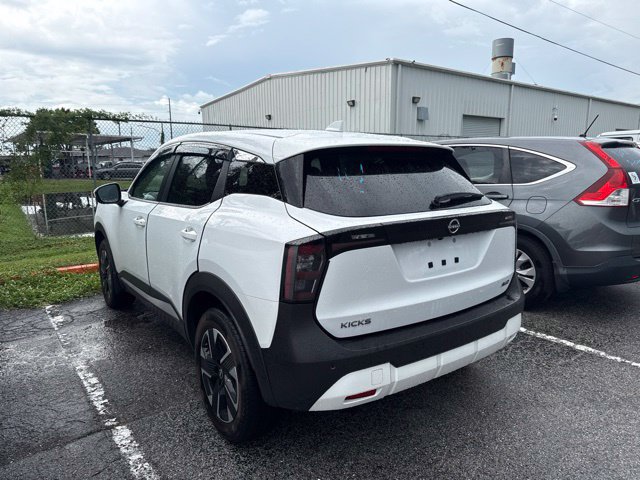 Used 2025 Nissan Kicks SV AWD/4WD image 5