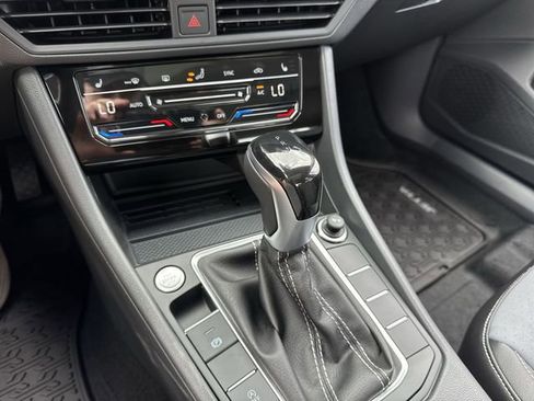 New 2026 Volkswagen Jetta SE FWD image 15