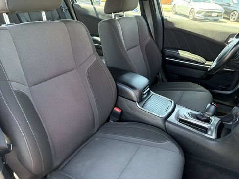 Used 2022 Dodge Charger SXT RWD image 15