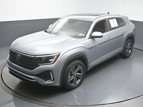 Used 2024 Volkswagen Atlas Cross Sport SEL R-Line AWD/4WD image 45