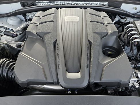 Certified 2025 Porsche Macan S image 30