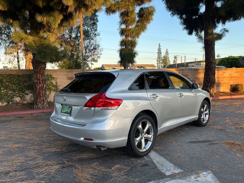 Used 2010 Toyota Venza image 17
