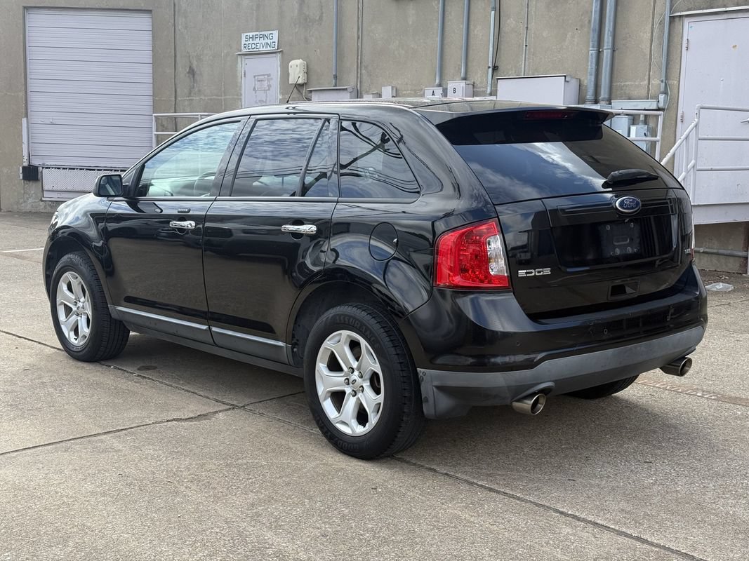 Used 2011 Ford Edge SEL w/ 202A Rapid Spec Order Code FWD image 4