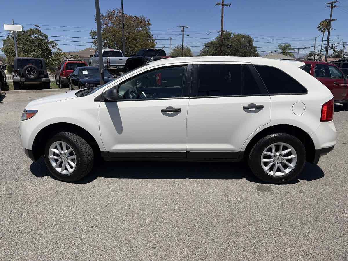 Used 2013 Ford Edge SE FWD image 2