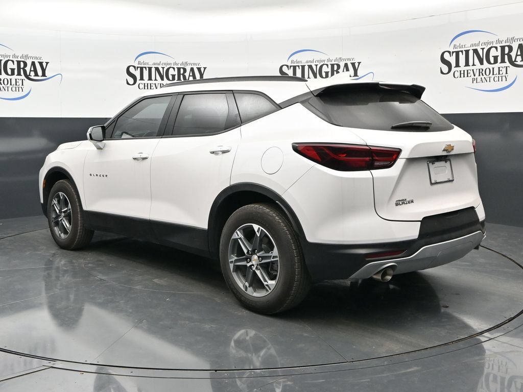 Used 2025 Chevrolet Blazer LT w/ Sound & Technology Package FWD image 5