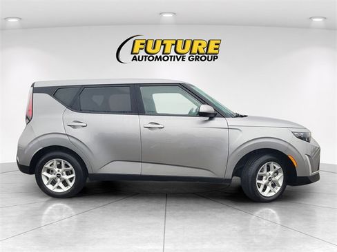 Used 2023 Kia Soul LX w/ Option Group 015 image 3