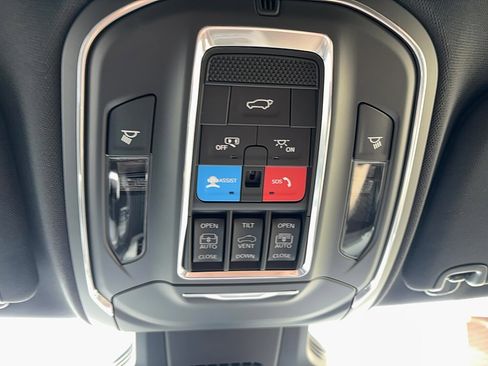 New 2026 Jeep Cherokee Limited image 32