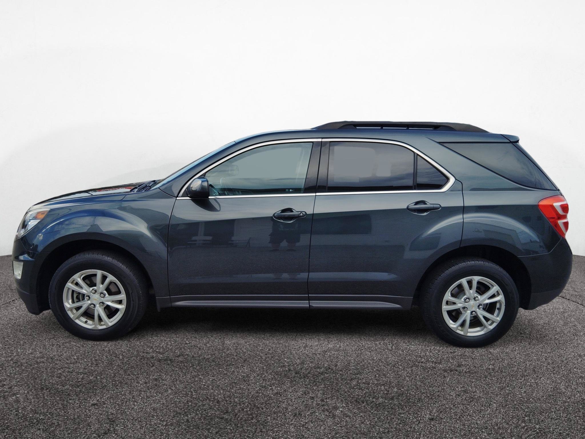 Used 2017 Chevrolet Equinox LT w/ Convenience Package FWD image 4