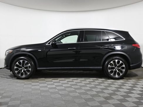 Used 2025 Mercedes-Benz GLC 350e 4MATIC image 2