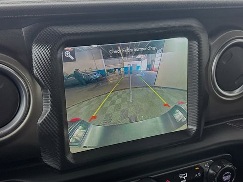 Used 2020 Jeep Gladiator Rubicon AWD/4WD image 13