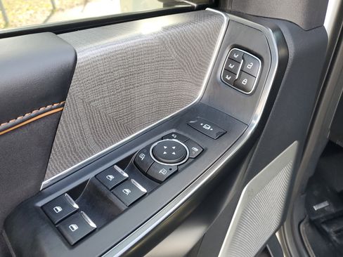 Used 2024 Ford F250 Platinum w/ FX4 Off-Road Package image 16