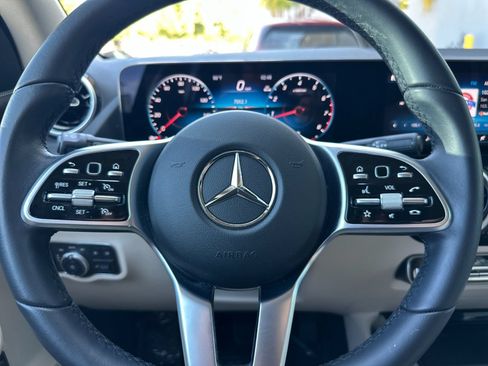 Certified 2023 Mercedes-Benz GLA 250 image 25