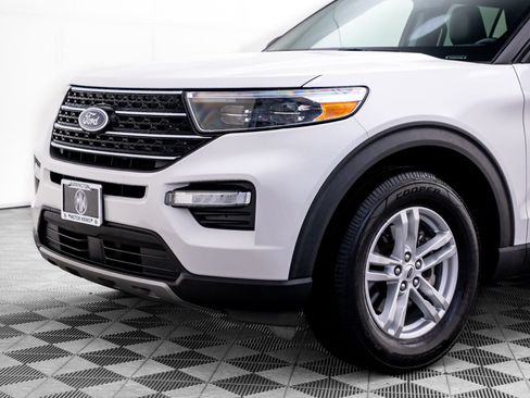 Used 2020 Ford Explorer XLT w/ Equipment Group 202A AWD/4WD image 37