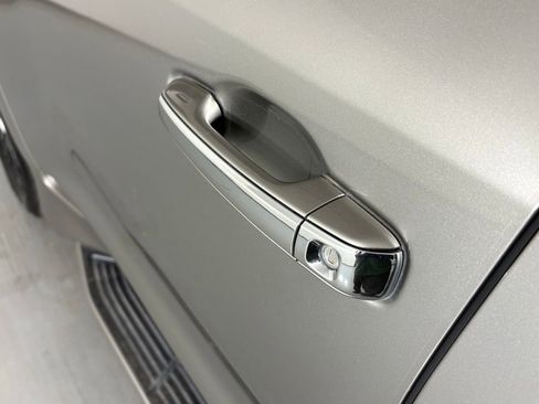 Used 2021 Lexus LX 570 4WD w/ Luxury Package image 10