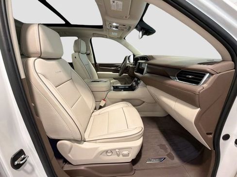 Used 2024 GMC Yukon Denali w/ LPO, Floor Liner Package AWD/4WD image 27