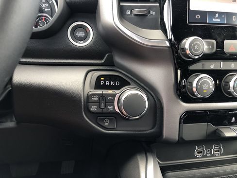 New 2026 RAM 1500 4x4 Crew Cab image 18